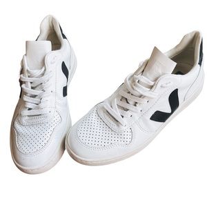Veja V10 size 39